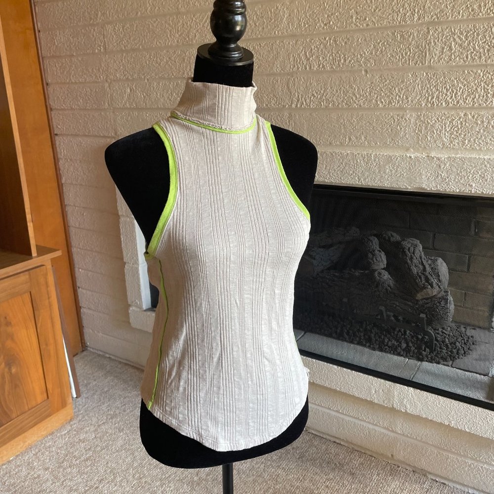 WE THE FREE Women's Oatmeal Ribbed Mockneck Tank Small - Picture 2 of 7
